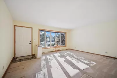 1402 W Willow Lane, Mount Prospect, IL 60056 - Photo 4