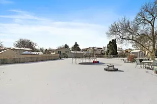 1345 S Madlock Ct, Elgin, IL 60123 - Photo 20