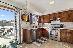 1345 S Madlock Ct, Elgin, IL 60123 - Photo 6