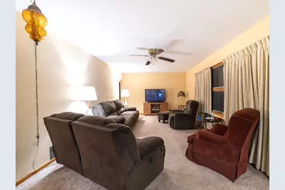 20 Park Drive, Yorkville, IL 60560 - Photo 6