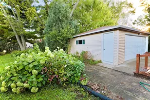 423 Lawrence Ave, Grayslake, IL 60030 - Photo 14