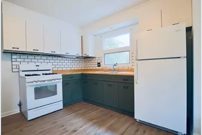 423 Lawrence Avenue, Grayslake, IL 60030 - Photo 2