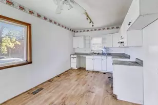 3835 W Montrose Ave, Chicago, IL 60618 - Photo 10