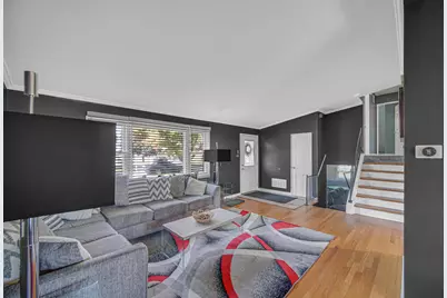 420 Carey Court, Chicago Heights, IL 60411 - Photo 4