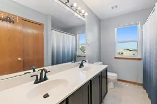 39 W Bluebell Ave, Cortland, IL 60112 - Photo 18