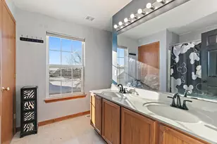 39 W Bluebell Ave, Cortland, IL 60112 - Photo 20