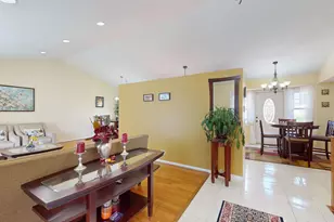 412 Chateau Dr, Buffalo Grove, IL 60089 - Photo 4