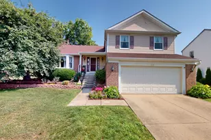 412 Chateau Dr, Buffalo Grove, IL 60089 - Photo 2