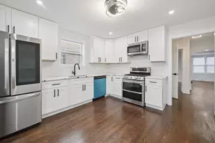 8389 S Baltimore Ave, Chicago, IL 60617 - Photo 6