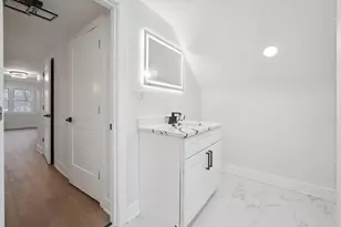 8389 S Baltimore Ave, Chicago, IL 60617 - Photo 10