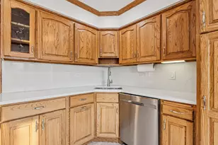 2945 S Scott St, Des Plaines, IL 60018 - Photo 14