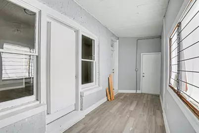7449 S Bennett Avenue, Chicago, IL 60649 - Photo 6