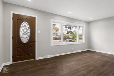 10854 Lyman Avenue, Chicago Ridge, IL 60415 - Photo 2