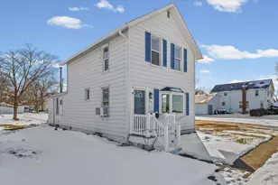 214 S Railroad Ave, Buckley, IL 60918 - Photo 2
