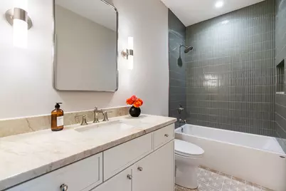 2203 W Huron Avenue, Chicago, IL 60622 - Photo 32