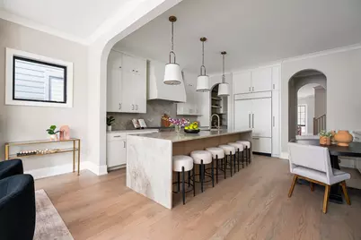 2203 W Huron Avenue, Chicago, IL 60622 - Photo 12