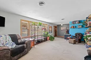 2018 S Cottage Grove Ave, Urbana, IL 61801 - Photo 6