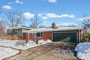 2018 S Cottage Grove Ave, Urbana, IL 61801 - Photo 2