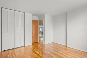 9009 Golf Rd, Des Plaines, IL 60016 - Photo 12