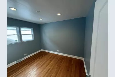 9710 S Chappel Avenue, Chicago, IL 60617 - Photo 10