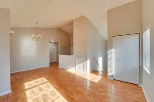 1231 Silverstone Dr, Carpentersville, IL 60110 - Photo 4