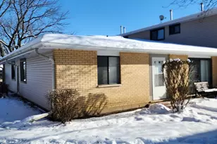 123 Brewster Ct, Bloomingdale, IL 60108 - Photo 2