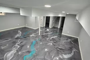 8728 S Merrill Ave, Chicago, IL 60617 - Photo 12