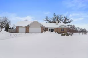 8207 Squirrel Dr, Spring Grove, IL 60081 - Photo 2