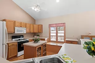 8207 Squirrel Dr, Spring Grove, IL 60081 - Photo 8