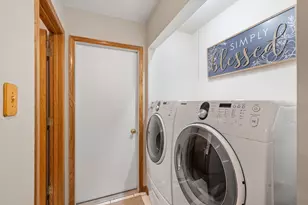 9919 Constitution Dr, Orland Park, IL 60462 - Photo 8