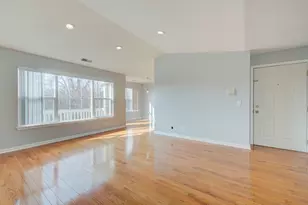 974 N Village Dr, Round Lake Beach, IL 60073 - Photo 8