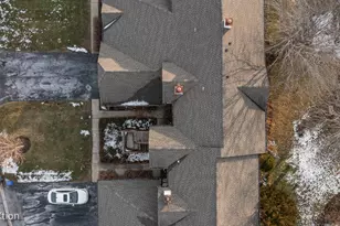 378 Sandhurst Cir, Glen Ellyn, IL 60137 - Photo 14