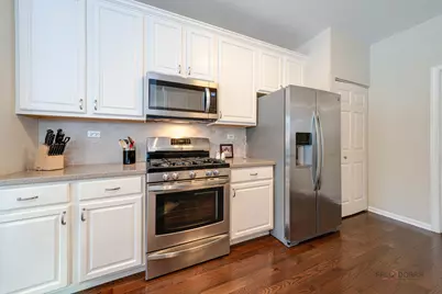 439 Pine Lake Circle, Vernon Hills, IL 60061 - Photo 12