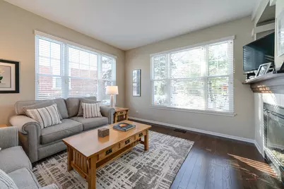 439 Pine Lake Circle, Vernon Hills, IL 60061 - Photo 4