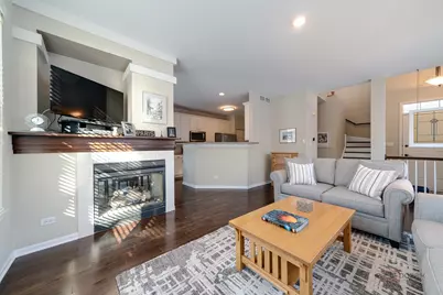 439 Pine Lake Circle, Vernon Hills, IL 60061 - Photo 6