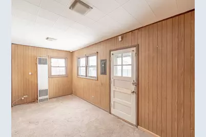 6704 Trumbull Avenue, Lincolnwood, IL 60712 - Photo 12