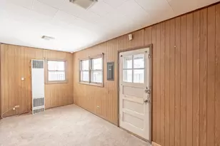 6704 Trumbull Ave, Lincolnwood, IL 60712 - Photo 12