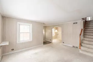 6704 Trumbull Ave, Lincolnwood, IL 60712 - Photo 2