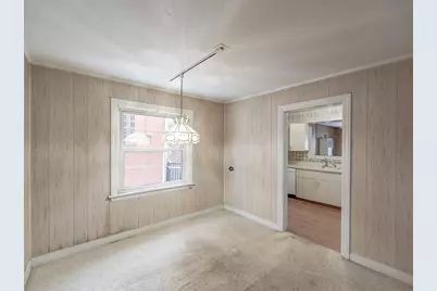 6704 Trumbull Avenue, Lincolnwood, IL 60712 - Photo 4