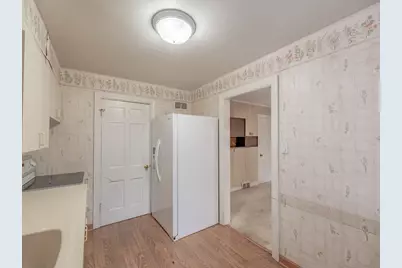 6704 Trumbull Avenue, Lincolnwood, IL 60712 - Photo 6