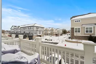 30W158 Wheeler Cir, Warrenville, IL 60563 - Photo 18