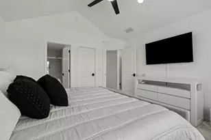 30W158 Wheeler Cir, Warrenville, IL 60563 - Photo 14