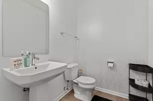 30W158 Wheeler Cir, Warrenville, IL 60563 - Photo 4