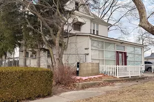 319 W Washington St, Clifton, IL 61727 - Photo 1