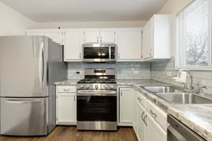 1712 Dusk Dr, Zion, IL 60099 - Photo 12