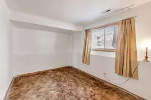 749 Old Farm Rd, Matteson, IL 60443 - Photo 16