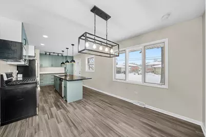 8939 Melvina Avenue, Oak Lawn, IL 60453 - Photo 10