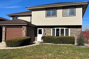 626 Terry Ct, Roselle, IL 60172 - Photo 1