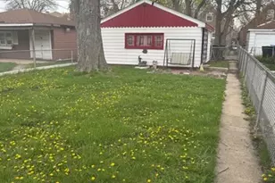 10436 S Calumet Ave, Chicago, IL 60628 - Photo 18