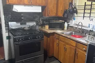 10436 S Calumet Ave, Chicago, IL 60628 - Photo 8